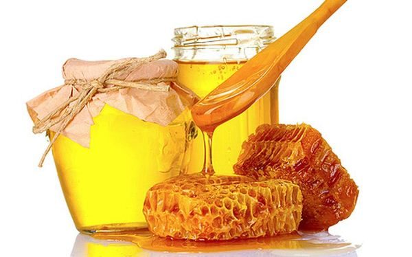  Мед в стъклени буркани и пчелни пити