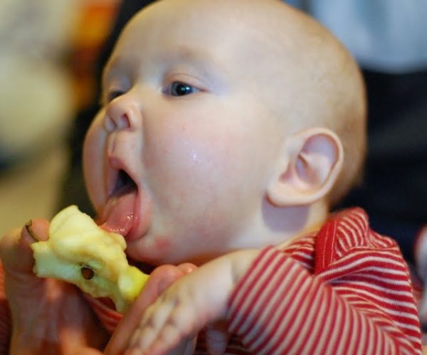  Бременните и кърмещи жени, както и децата трябва да включват ябълки в диетата